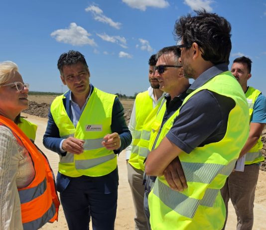 Brindisi, prende forma il treno per l’aeroporto. Capone sul cantiere: «Opera strategica per tutto il Salento»