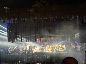 Bob Sinclar incendia la notte della Praja: energia pura e una pista in delirio fino all’alba - Corriere Salentino