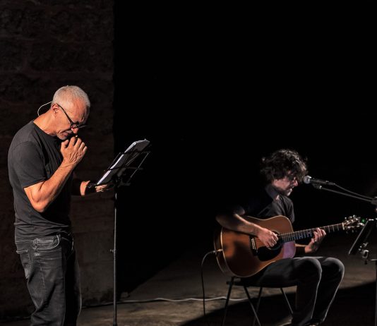 Venerdì 31 luglio “La spada e l’incanto. Sulle orme di Francesco d’Assisi” di Massimo Donno e Fabrizio Saccomanno nel Palazzo Baronale