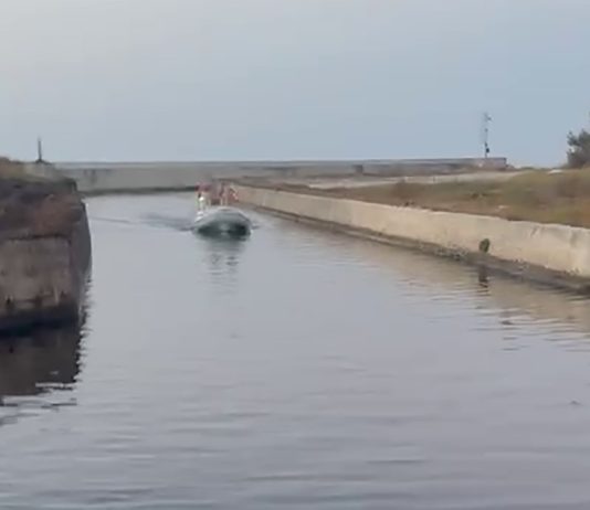 Darsena di San Cataldo ripulita, restano due società in campo per l’affidamento: lunedì si deciderà. Scorrano: “Pronta per funzionare”