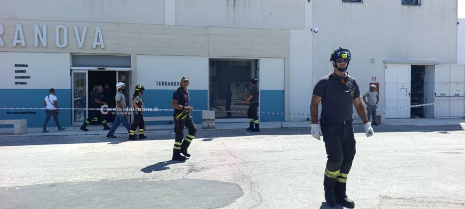 Crolla il solaio nel negozio di abbigliamento, salve per miracolo le persone presenti all’interno - Corriere Salentino