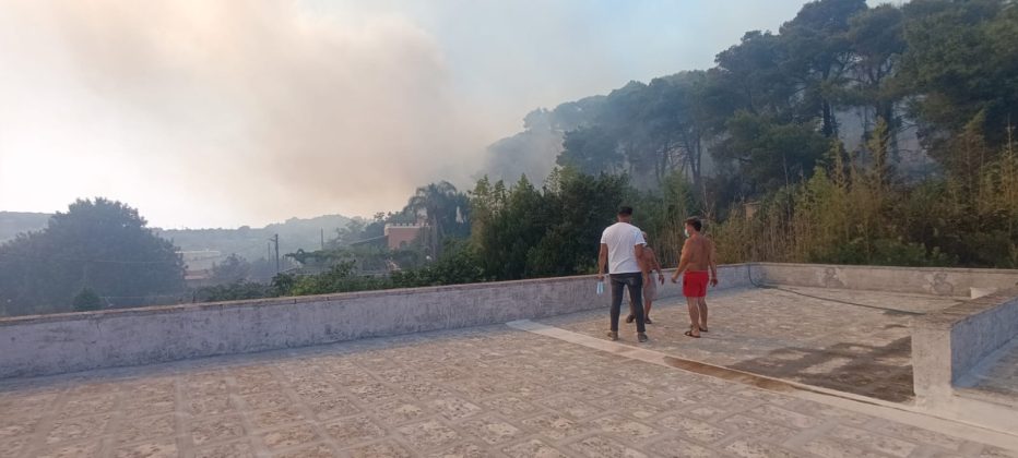 A fuoco un altro pezzo di vegetazione del Salento, tra Ruffano e Supersano - Corriere Salentino