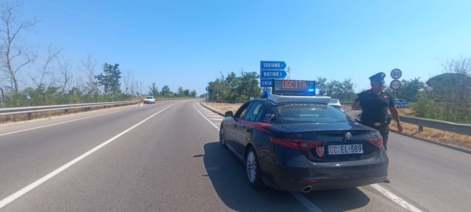 Incendio tra Matino e Taviano: statale chiusa per due chilometri, deviate auto e mezzi pesanti - Corriere Salentino