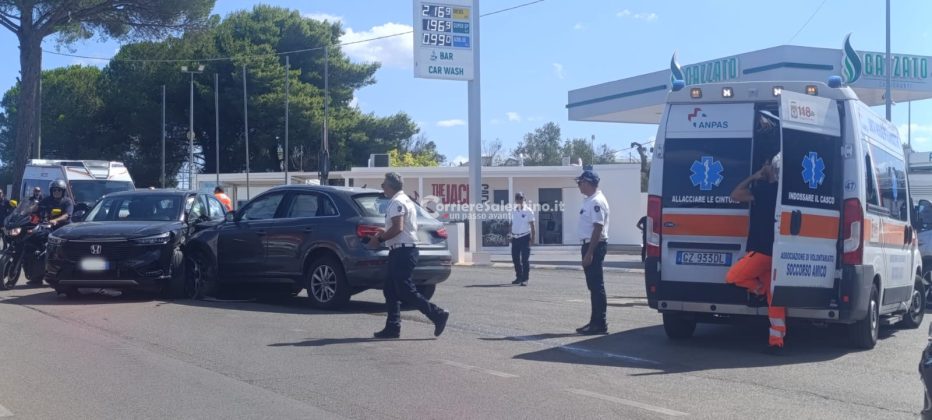 Scontro tra auto sulla via del mare, tra i feriti anche bambini - Corriere Salentino