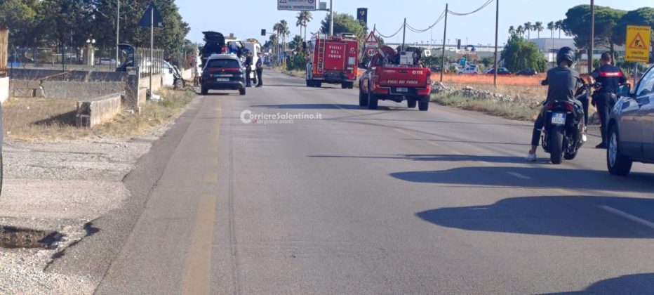 Violento scontro frontale tra due auto lungo la Statale, feriti in ospedale e disagi al traffico - Corriere Salentino