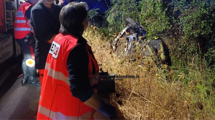 Tragedia sulla strada: perde il controllo dell'auto e finisce nella scarpata, muore un uomo - Corriere Salentino