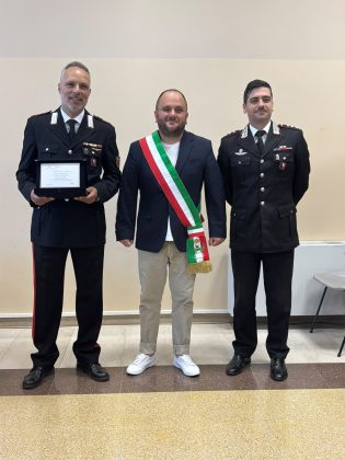 Sventò un furto e bloccò il ladro, una targa al Carabiniere coraggioso - Corriere Salentino