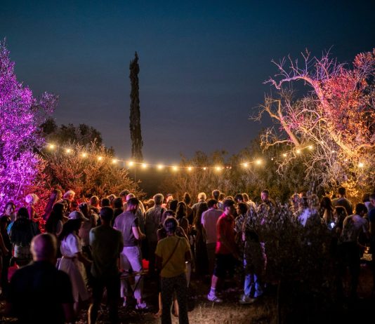 Nel Basso Salento torna la magia di Ultimi Fuochi Festival: il teatro al tramonto in un luogo segreto