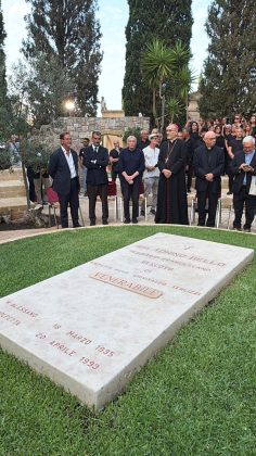 Al cardinale Pizzaballa il Premio Don Tonino Bello, Decaro “testimone di pace” - Corriere Salentino
