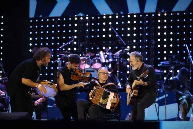 A Martano si conclude il percorso del Festival Itinerante "Le vie del Mediterraneo". Sul palco il Canzoniere Grecanico Salentino e Inude con "Rito" e la Compagnia Teatrodanza Skenè con "Salento" - Corriere Salentino