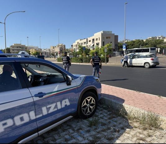 Controlli della Polizia nel Salento: quasi 3mila persone identificate e un arresto per spaccio