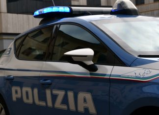 Aggredisce gli agenti durante un controllo e così dai domiciliari finisce in carcere