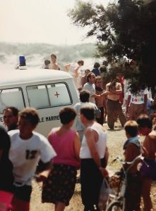 Trentacinque anni dallo sbarco di San Foca: le immagini di Montinari raccontano l’inizio di una nuova era dell’immigrazione - Corriere Salentino