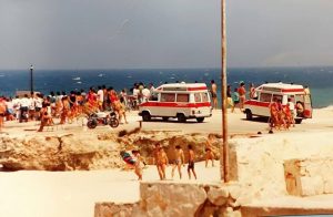 Trentacinque anni dallo sbarco di San Foca: le immagini di Montinari raccontano l’inizio di una nuova era dell’immigrazione - Corriere Salentino