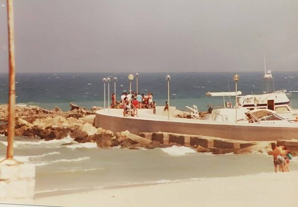 Trentacinque anni dallo sbarco di San Foca: le immagini di Montinari raccontano l’inizio di una nuova era dell’immigrazione - Corriere Salentino