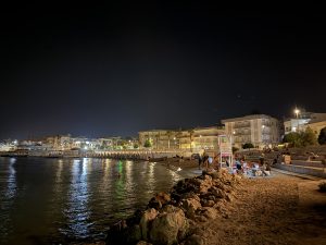 Falò senza fuoco, la notte di San Lorenzo cambia volto: tra casse bluetooth, trap, citronelle, tende e ordinanze - Corriere Salentino