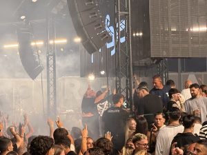 Praja, l’ultima notte tra lacrime e futuro. “Il brand fa gola a diverse aziende”. Il progetto di un’area concerti - Corriere Salentino