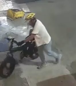 Vetrugno pubblica il video dell'incidente con la bici: "Centinaia di insulti e inviti al boicottaggio per un urto accidentale" - Corriere Salentino