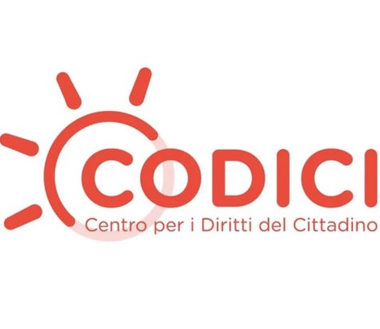 Nave senza aria condizionata, passeggeri bloccati per ore: Codici valuta una class action