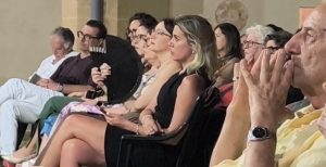Il sonnambulo e lo specchio a Veglie. Grande pubblico per capire il fenomeno Trump - Corriere Salentino