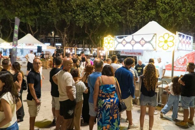 Giovedì 6 agosto a Lecce il concerto degli Accasaccio per la seconda serata di "Pizza Village Music Festival": 10 forni a legna, 40 pizzaioli per 6 serate tra gusto, musica dal vivo e intrattenimento - Corriere Salentino