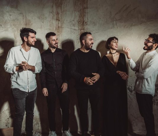 Festival Itinerante “Le vie del Mediterraneo”, a Castrignano dei Greci dal Marocco l’energia dei Bab L’Bluz tra ritmi Gnawa e rock psichedelico