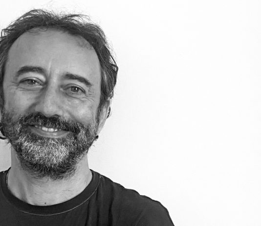 “Chiari di Luna”, domani e venerdì “Il viaggio a Napoli” nell’atrio del Liceo Capece di Maglie: sul palco Massimo Giordano e Louis Caloro