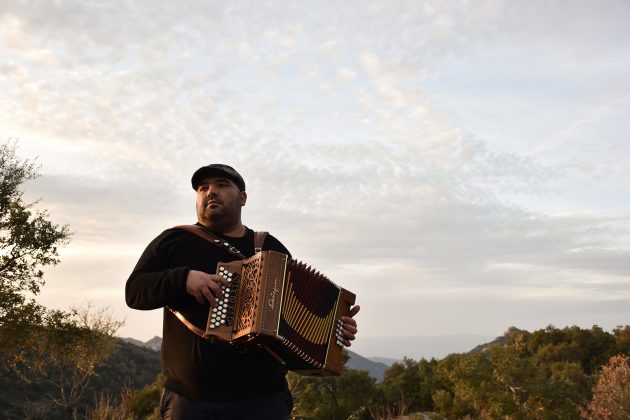 Festival Itinerante "Le vie del Mediterraneo", a Sogliano Cavour Pierpaolo Vacca porta sul palco Ballu “Travessu” - Corriere Salentino