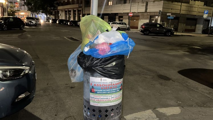 Lecce soffocata dai rifiuti: l'allarme di residenti e turisti contro il degrado - Corriere Salentino
