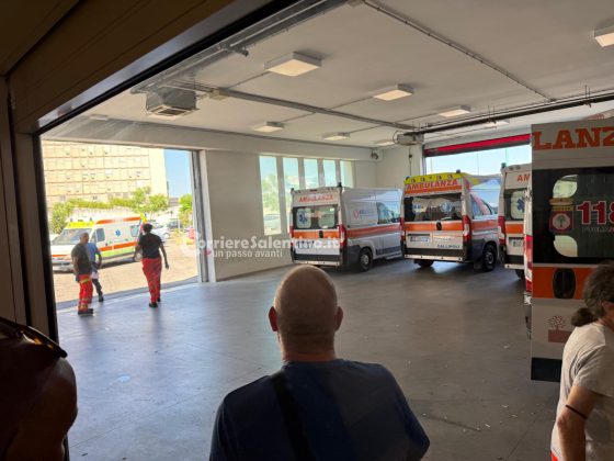 Panico al pronto soccorso, uomo armato di coltello semina il terrore: i carabinieri lo fermano con il taser - Corriere Salentino