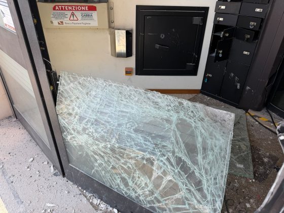 Esplosivo alla banca, poi i vasi contro i ladri: colpo fallito a San Donato - Corriere Salentino