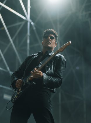 Fenomeno Birra e Sound. Bagno di folla a Galatina per il debutto della 20esima edizione. Stasera concerto di WELO - Corriere Salentino
