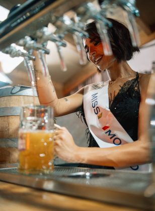 Fenomeno Birra e Sound. Bagno di folla a Galatina per il debutto della 20esima edizione. Stasera concerto di WELO - Corriere Salentino