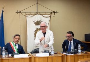 Carmiano conferisce la cittadinanza onoraria al professor Raffaele Pulli, luminare della chirurgia vascolare - Corriere Salentino
