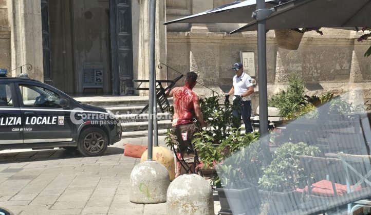 Dà di matto in centro, ferisce persone e distrugge oggetti, prima di essere immobilizzato - Corriere Salentino