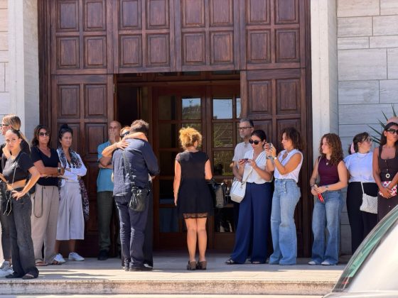 ​"Preservate la vita e i sogni": l'addio a Benedetta nella chiesa di San Sabino - Corriere Salentino