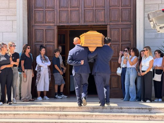 ​"Preservate la vita e i sogni": l'addio a Benedetta nella chiesa di San Sabino - Corriere Salentino