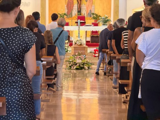 ​"Preservate la vita e i sogni": l'addio a Benedetta nella chiesa di San Sabino - Corriere Salentino