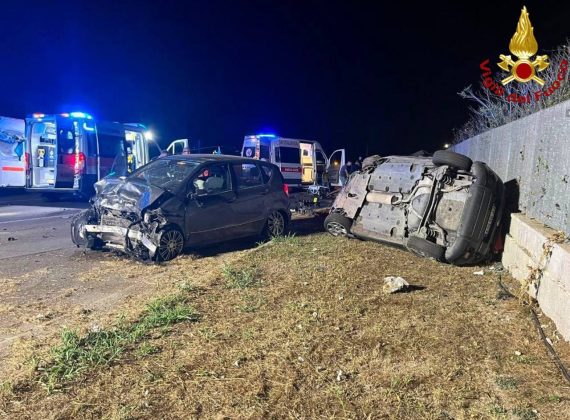 Tragico scontro tra due auto, una si ribalta e perdono la vita due turisti in vacanza nel Salento - Corriere Salentino