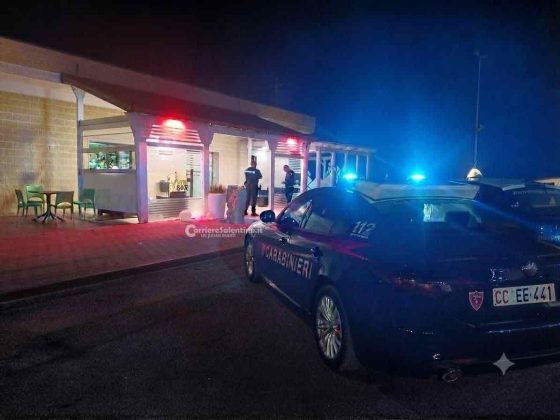 Usano un’auto come ariete per sfondare l’ingresso e fuggono via con sigarette e “Gratta e vinci” - Corriere Salentino