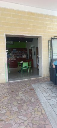 Usano un’auto come ariete per sfondare l’ingresso e fuggono via con sigarette e “Gratta e vinci” - Corriere Salentino