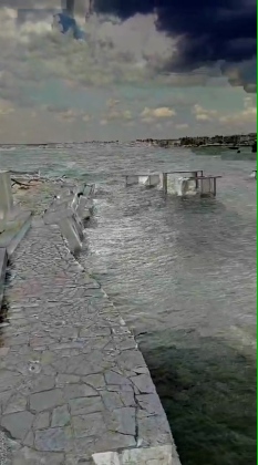 Tromba d’aria a Porto Cesareo, crollano le luminarie. Danni ai lidi, devastato lo stabilimento “Isola” - Corriere Salentino