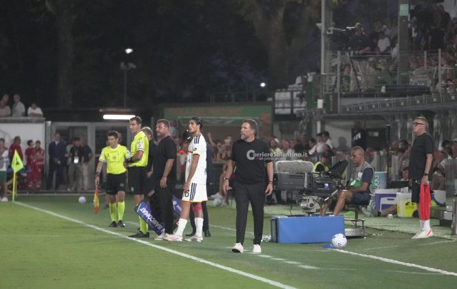 Il Lecce vince la prima di campionato con il gol del “baby” Gorter ed una prodezza di Tiago Gabriel. Venezia-Lecce, 0-2 - Corriere Salentino