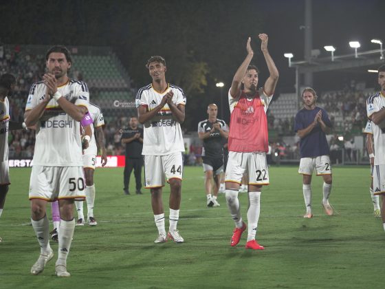 Il Lecce vince la prima di campionato con il gol del “baby” Gorter ed una prodezza di Tiago Gabriel. Venezia-Lecce, 0-2 - Corriere Salentino