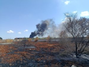 Lequile, torna il fumo dall’impianto. Carlà: “Il Salento non ha uomini e mezzi sufficienti”. Lecce città pubblica chiede campionamenti e analisi - Corriere Salentino