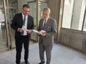 Da destra a sinistra, gli avvocati Luca Puce e Davide Micaletto