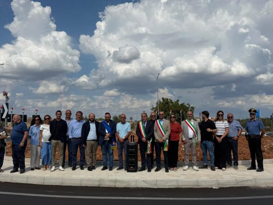Alessano, inaugurata oggi una nuova rotatoria. Tarantino: "Un'opera che risolve una criticità e migliora la sicurezza. Con questo criterio proseguiranno gli investimenti sulla viabilità provinciale" - Corriere Salentino