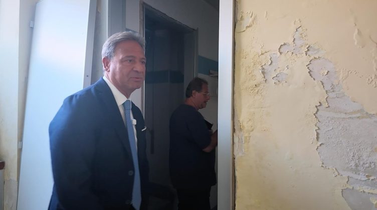 Ispezione Vito Fazzi, Pagliaro: "Laboratorio analisi da incubo: degrado e insicurezza, ma possibile che nessuno controlli?" - Corriere Salentino