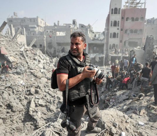 Mercoledì 14 ottobre i giornalisti protagonisti di Inside Gaza, Riccardo Falcinelli e Alberto Pellai per l’anteprima di Conversazioni sul futuro
