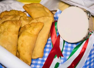 Eccellenze gastronomiche salentine: Calzoni fritti leccesi